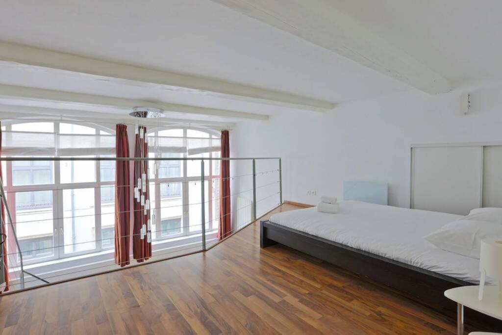 Ideal Pros Et Tourisme - Le Loft De Guise Avec Parking Prive Leilighet Nancy Eksteriør bilde